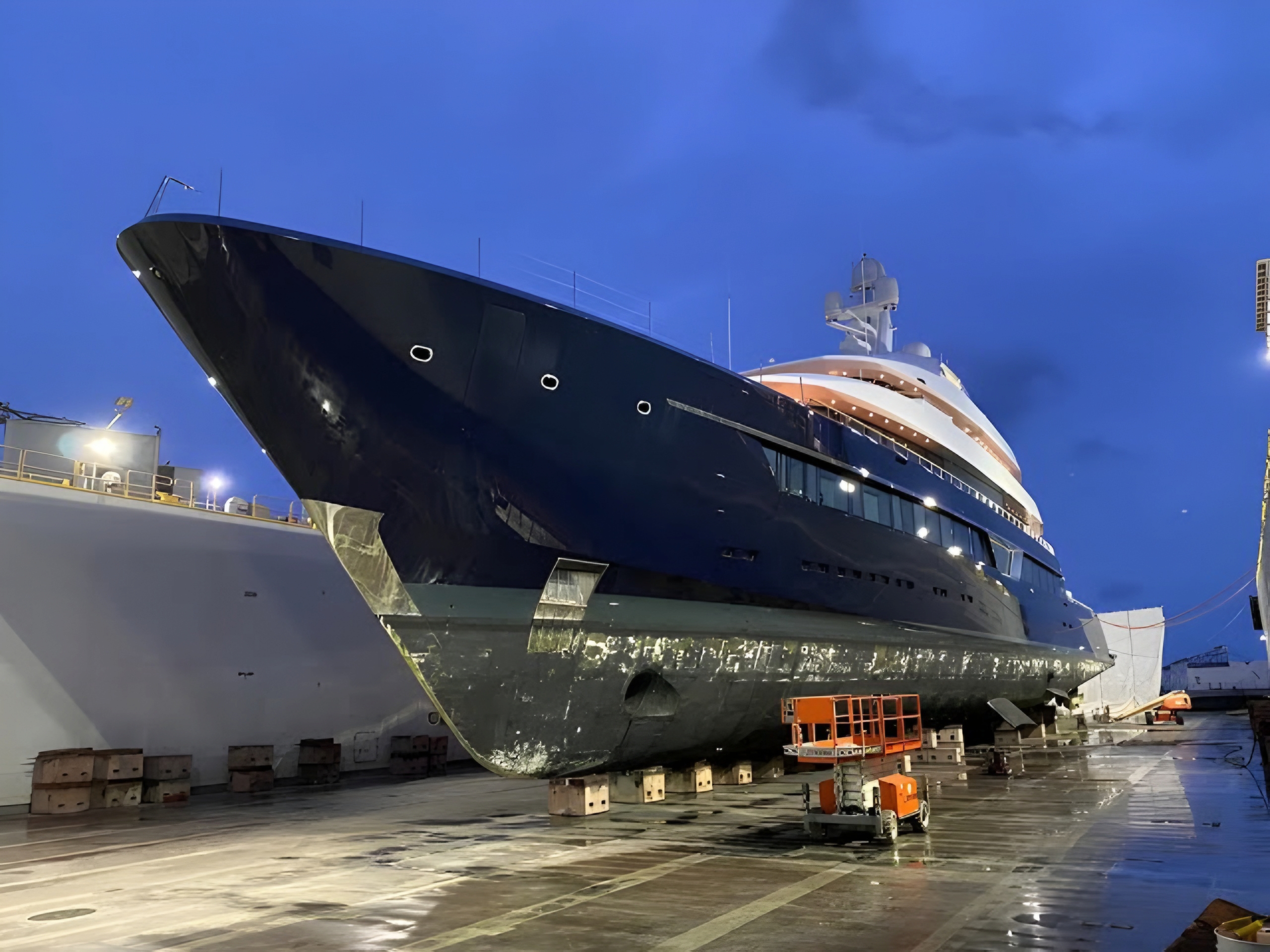 Yacht Retrofit & Refit